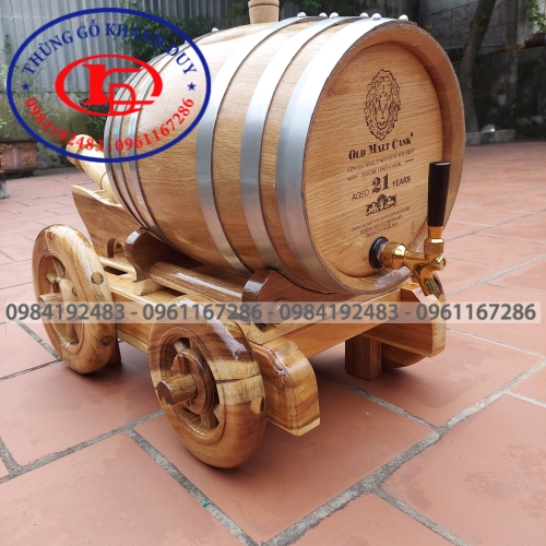 Thùng 20 lít trên xe pháo
