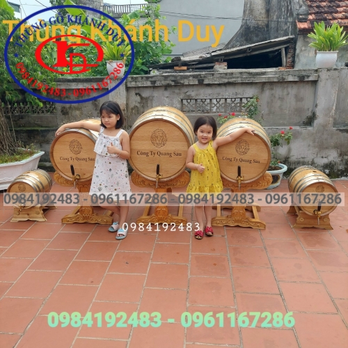 Thùng Rượu Có Chân Trạm Khắc có logo theo yêu cầu