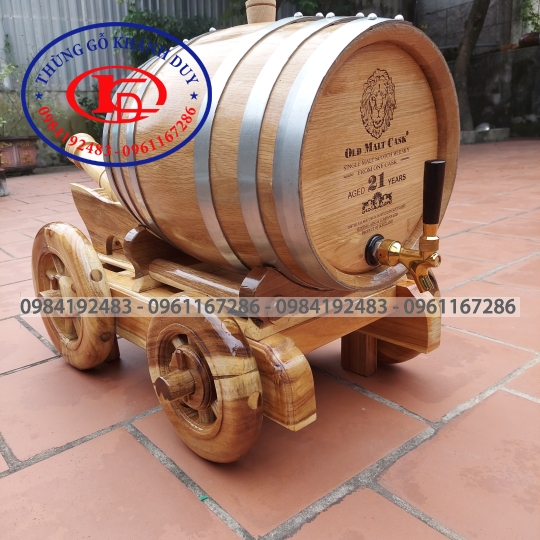 Thùng 20 lít trên xe pháo